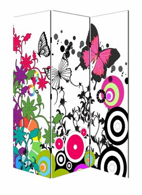 מחיצה, פרגוד עשוי מסגרת עץ ובד קנבס מודפס My Home Page. צילום: ישראל כהן