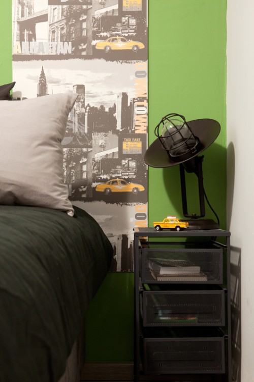 החדר של שלומי. עיצוב: שירי שורר, ורדה נוריאל וליטל ביטנר. צילום: הגר דופלט. צו 8 למצעבות, מושב פורת