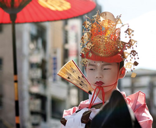 הצ'יגו - נציג האלים הצעיר בזמן פסטיבל הגיון של קיוטו. צילום: עודד וגנשטיין