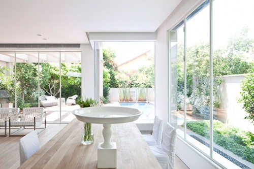 יציאה אל הגינה