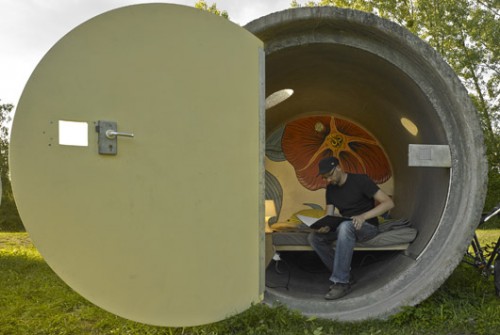 מלון בצינורות ביוב