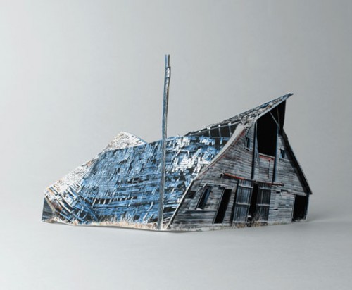 עופרה לפיד מתוך הסדרה "בתים שבורים", 2011־2010, הזרקת דיו על נייר ארכיוני, 30 36xס"מ