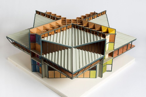 בית הלוחם חיפה, 1970־1985, דגם חלקי בניין. דוד ינאי. צילום: אלעד שריג