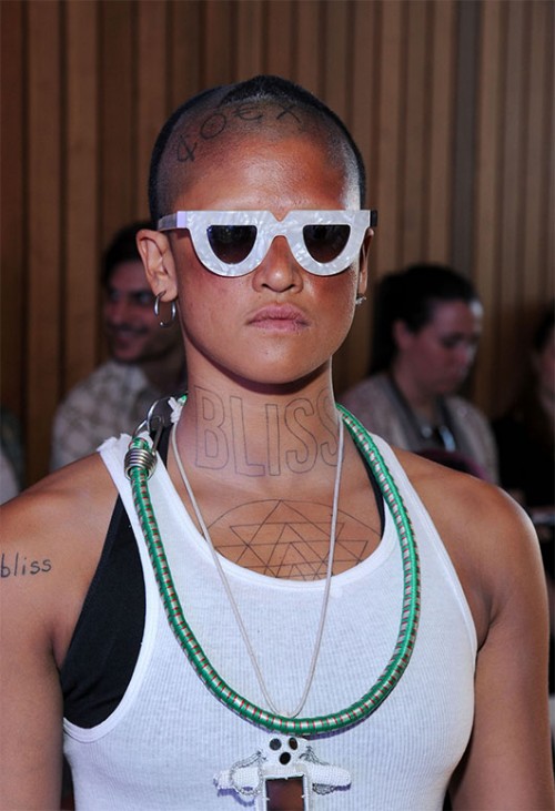 מיצג שווא- בויציילד