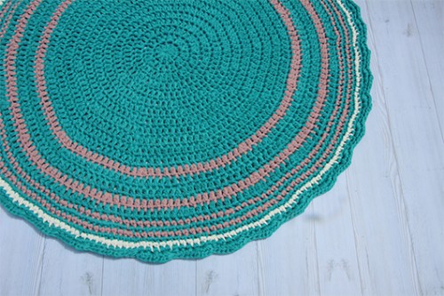 כניסה - ראשית עין תחת עין