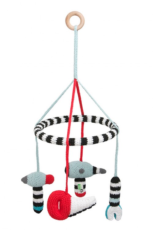 כניסה - ראשית עין תחת עין