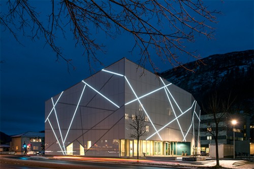 החמישייה הפותחת - מוארים