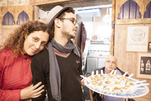 מורי הדרך בעכו. שף אוסמה דלאל ונורית פורן | צילום: לילי רוזן זהר