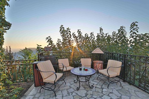 להשקיף על נוף עוצר נשימה. מלון רות רימונים צפת | צילום: בן פרידמן