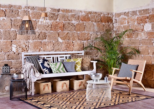 עושה חשק להתחבר לטבע. סלון הבית | צילום: בועז לביא