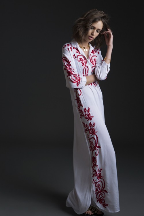 קריצות לסגנון הבוהמי של שנות ה-70. דודו בר אור לגולף | צילום: יריב פיין וגיא כושי