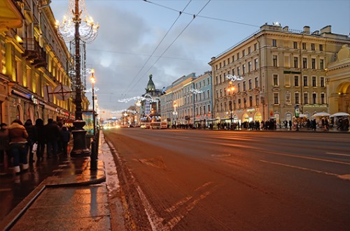 שדרת נייבסקי יפה בקיץ ובחורף, והיא גדושה בפניני אדריכלות. צילום: shutterstock