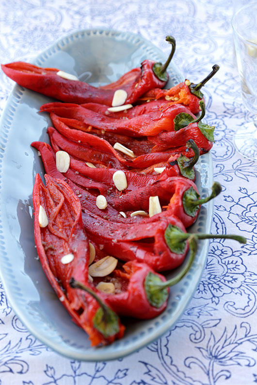 פלפלים על האש | צילום: דניה ויינר