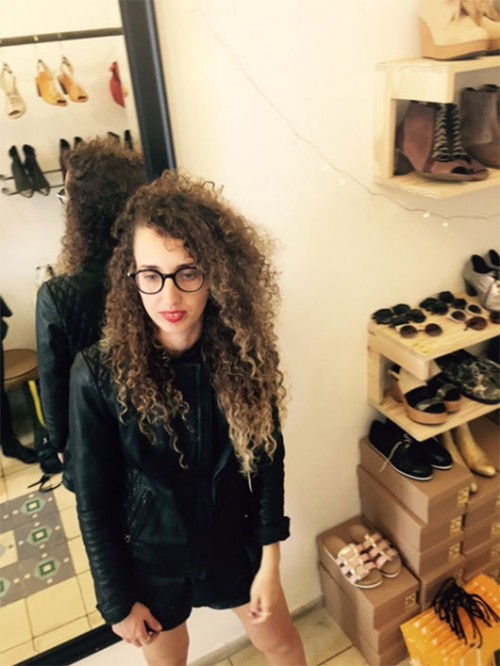 יצרה קולקצייה בהשראת אריזות ממתקים. שני מיפאנו חסין לאימלדה | צילום: היבר  