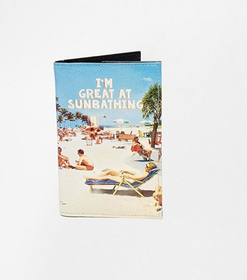 כיסוי דרכון של אסוס | צילום: יח"צ 