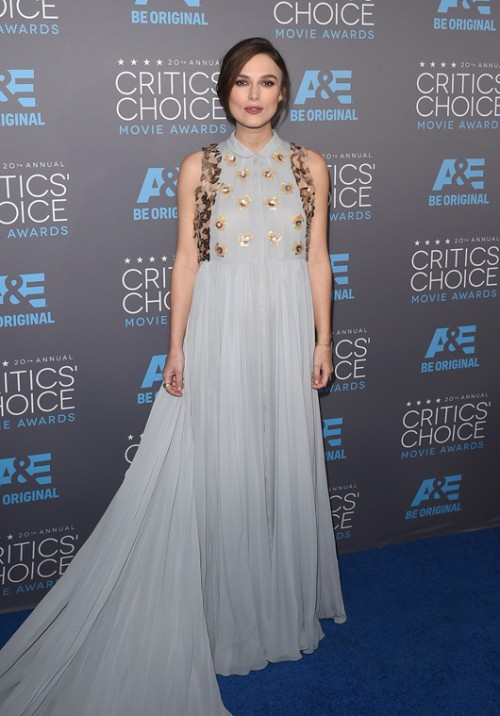 קיירה נייטלי בשמלה של דלפוזו Critics' Choice Awards | צילום: GettyImages קיירה נייטלי בשמלה של דלפוזו Critics' Choice Awards | צילום: GettyImages