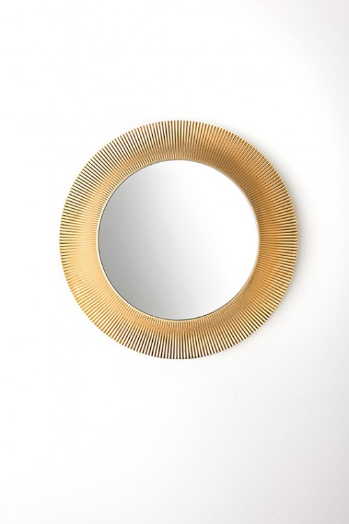 מראה בעיצוב פיליפ סטארק | צילום: יח"צ