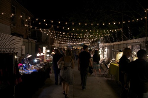 שוק האמנות הלילי | צילום: Frenchmen art market