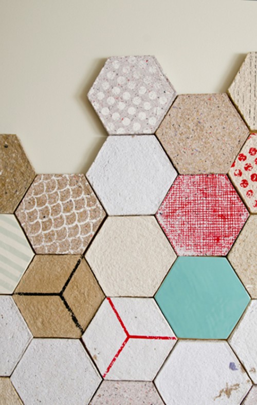 אריחי נייר ממוחזר המיוצרים בתבניות בשיטות ייצור מסורתיות- ידניות. עיצוב: Dear Human | צילום: יח"צ 