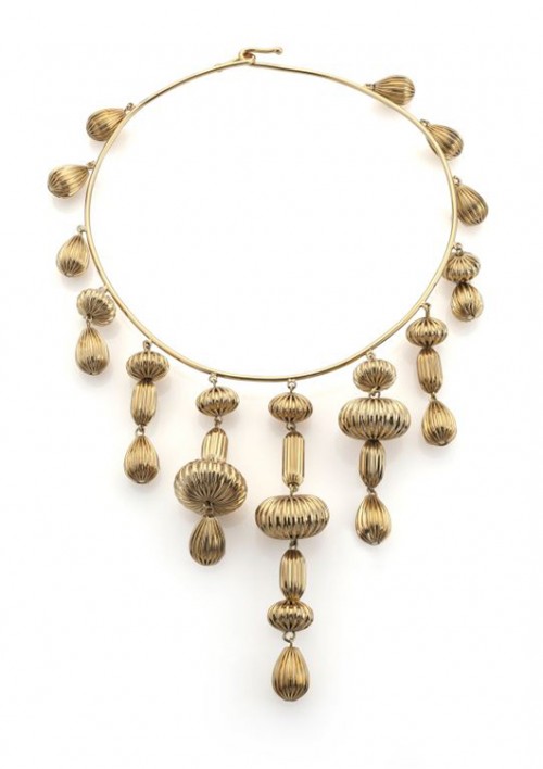 שרשרת גדילים משתקשקת של קרן וולף | צילום: קית' גלסמן 