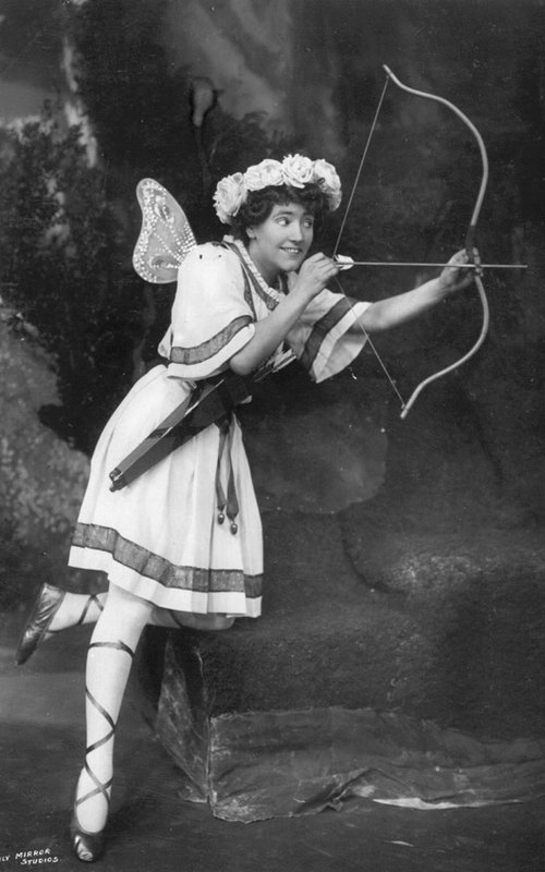 קופידון, מתוך המחזה "גן האהבה"