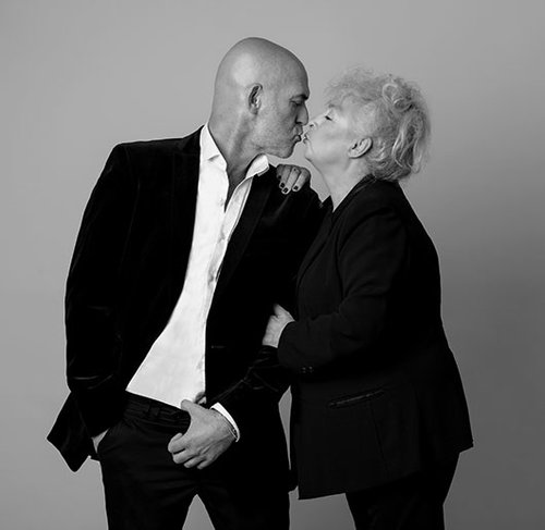 מרה חליפה קרייזי ליין, מוטי חליפה וחולצה שי שלום | צילום: רון קדמי