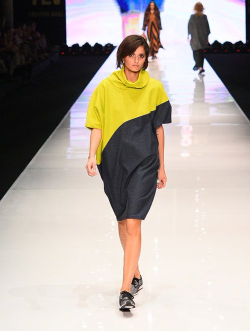 מתוך תצוגת אלמביקה, שבוע האופנה גינדי תל אביב 2015 | צילום: שי פרנקו