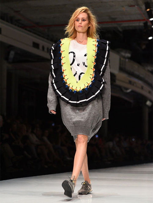 מתוך תצוגת האופנה של שנקר, שבוע האופנה גינדי תל אביב 2015 | צילום: שי פרנקו