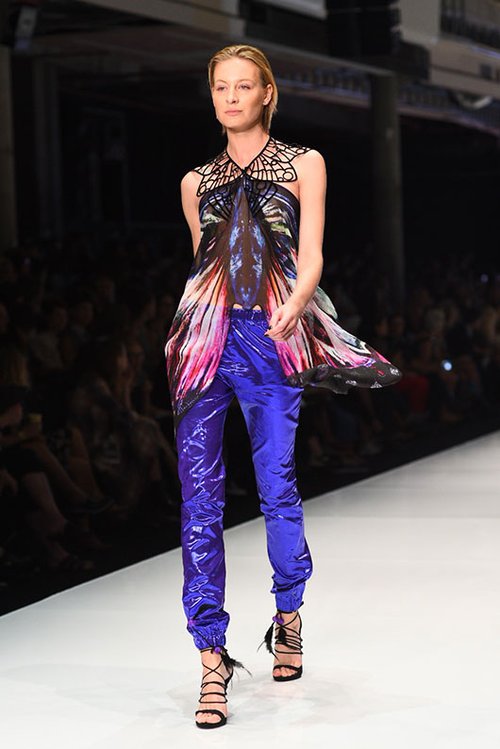 מתוך תצוגת האופנה של גדי אלימלך, שבוע האופנה גינדי תל אביב 2015 | צילום: שי פרנקו