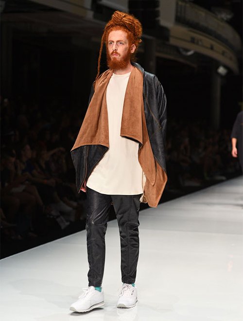 מתוך תצוגת האופנה נובוריש דוג של מעוז דהאן, שבוע האופנה גינדי תל אביב 2015 | צילום: שי פרנקו