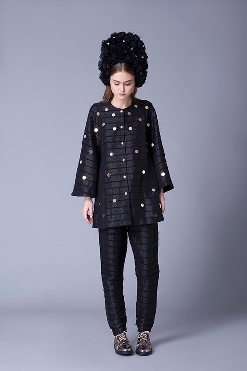 חליפה 1800 ש&quot;ח | צילום: תום מרשק