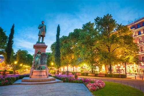 הפסל של יוהן לודוויג רונברג. צילום: shutterstock