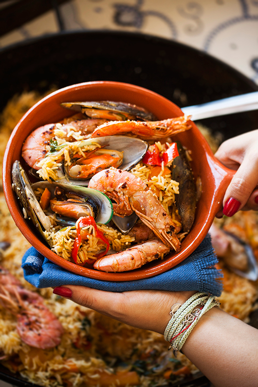 פאייה שרימפס ומולים | צילום: אפיק גבאי