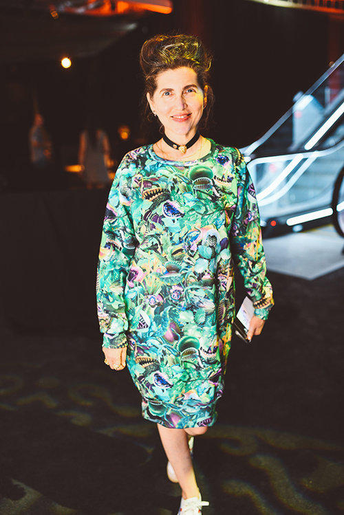 קרן מור בשמלה של בל אנד סו. הומאז' לאקווריום | צילום: שי פרנקו