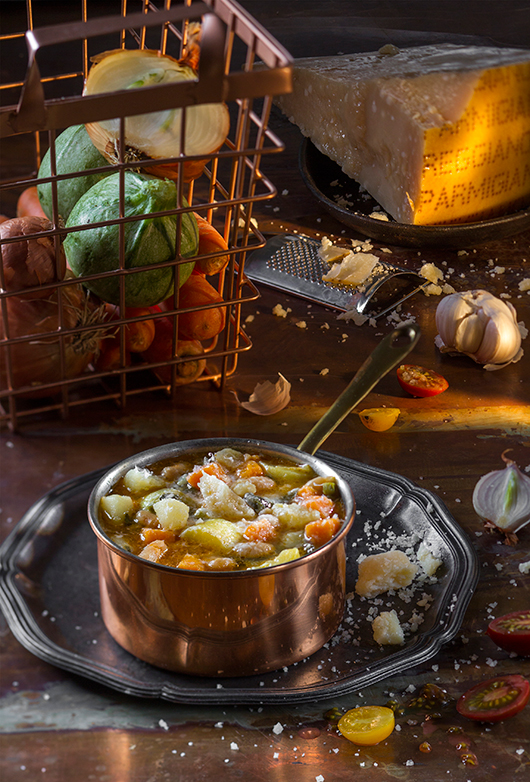 מרק מינסטרונה איטלקי | צילום: אנטולי מיכאלו | סטיילינג: קרן ברק