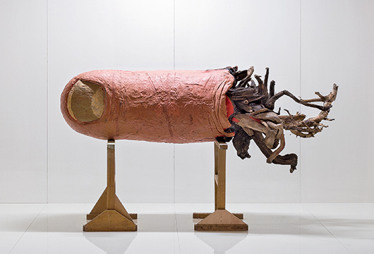 "אצבע", 2015 | צילום: מתוך התערוכה "סביבות עבודה", ביתן הלנה רובינשטיין, תל אביב "אצבע", 2015 | צילום: מתוך התערוכה "סביבות עבודה", ביתן הלנה רובינשטיין, תל אביב