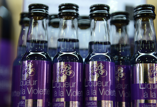 ליקר סיגליות | צילום: Karine Lhemor