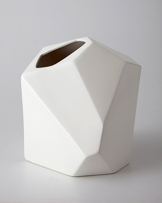 אגרטל במחיר 690 שקלים. שכטר בוטיק | צילום: עדי גלעד