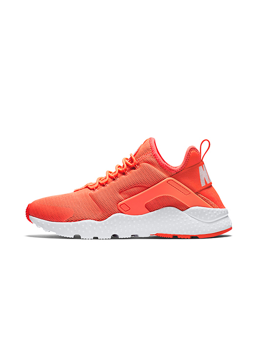נעליים Nike Air Huarache Ultra במחיר 649 ש"ח | צילום: יח"צ