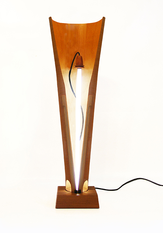 גוף תאורה דגם FULL – מוצר שאפשר לסגור במעין רוכסן וכך לשלוט בכמות האור