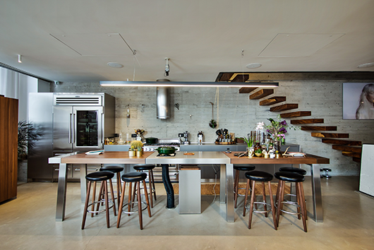 המטבח במפלס התחתון | צילום: איתי סיקולסקי