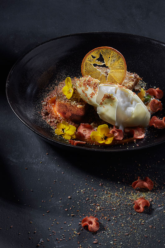 מאפינס גזר עם סולרו יוגורט ושוקלד לבן | צילום: אנטולי מיכאלו | סטיילינג: אינה גוטמן