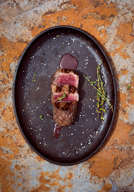 פילה ברוטב פורט | צילום: בן יוסטר