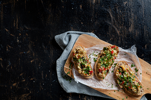 סלט חצילים ופלפלים קלויים | צילום: בועז לביא