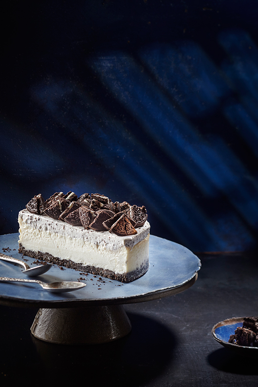 עוגת גבינה פילדלפיה ואוראו | צילום: אנטולי מיכאלו