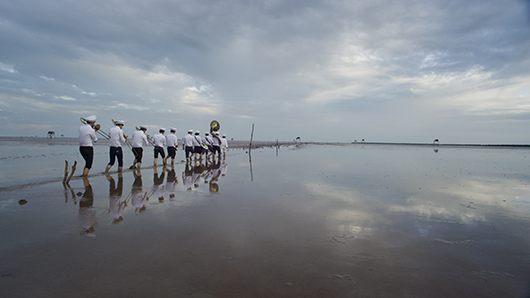 The Living Need Light, The Dead Need Music | צילום באדיבות האמנים וגלריה James Cohan, ניו יורק