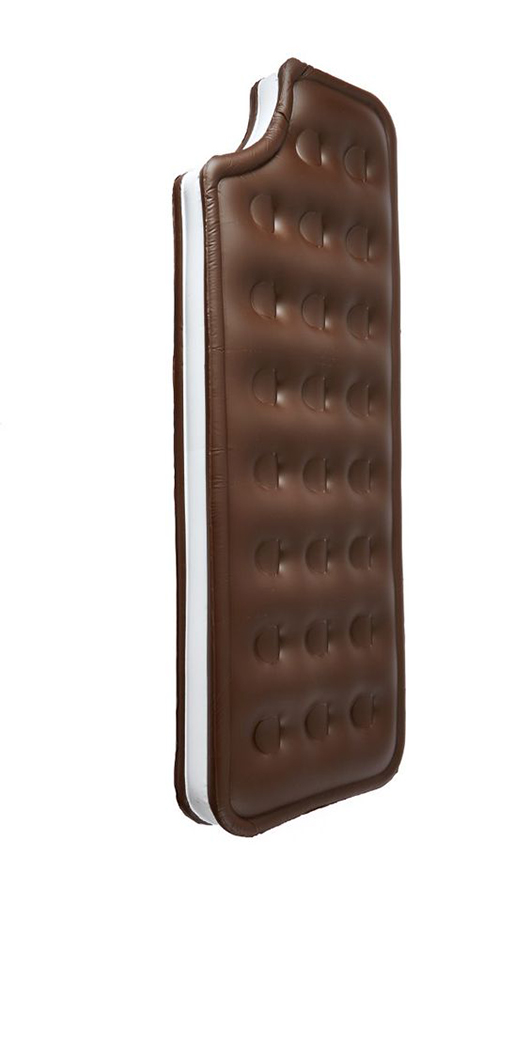 מזרן ים Bigmouth inc ב־shopbop במחיר 154 ש"ח | צילום: יח"צ