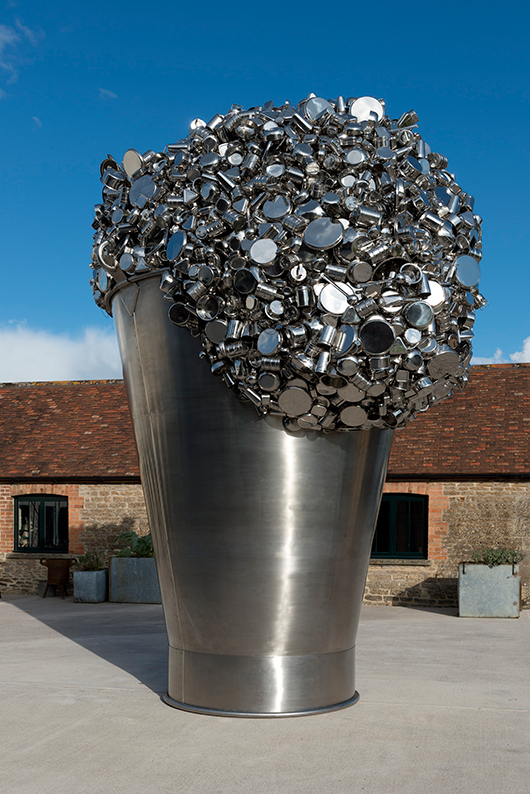 When Soak Becomes A Spill | באדיבות האמן וגלריה Hauser & Wirth Subodh Gupta When Soak Becomes A Spill | באדיבות האמן וגלריה Hauser & Wirth Subodh Gupta