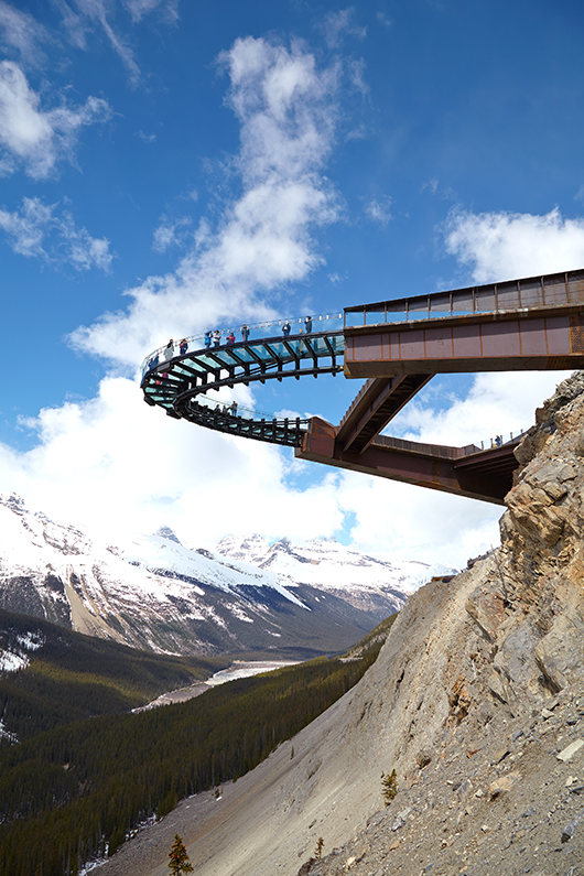 הגשר מעל Sunwapta | צילום: Robert Lemermeyer