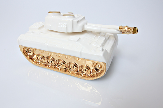 עבודה של עדן חברוני מתוך התערוכה זהב | צילום: עדן חברוני